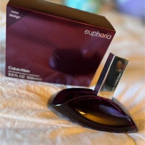 Calvin Klein Euphoria - Deep Purple Elegance